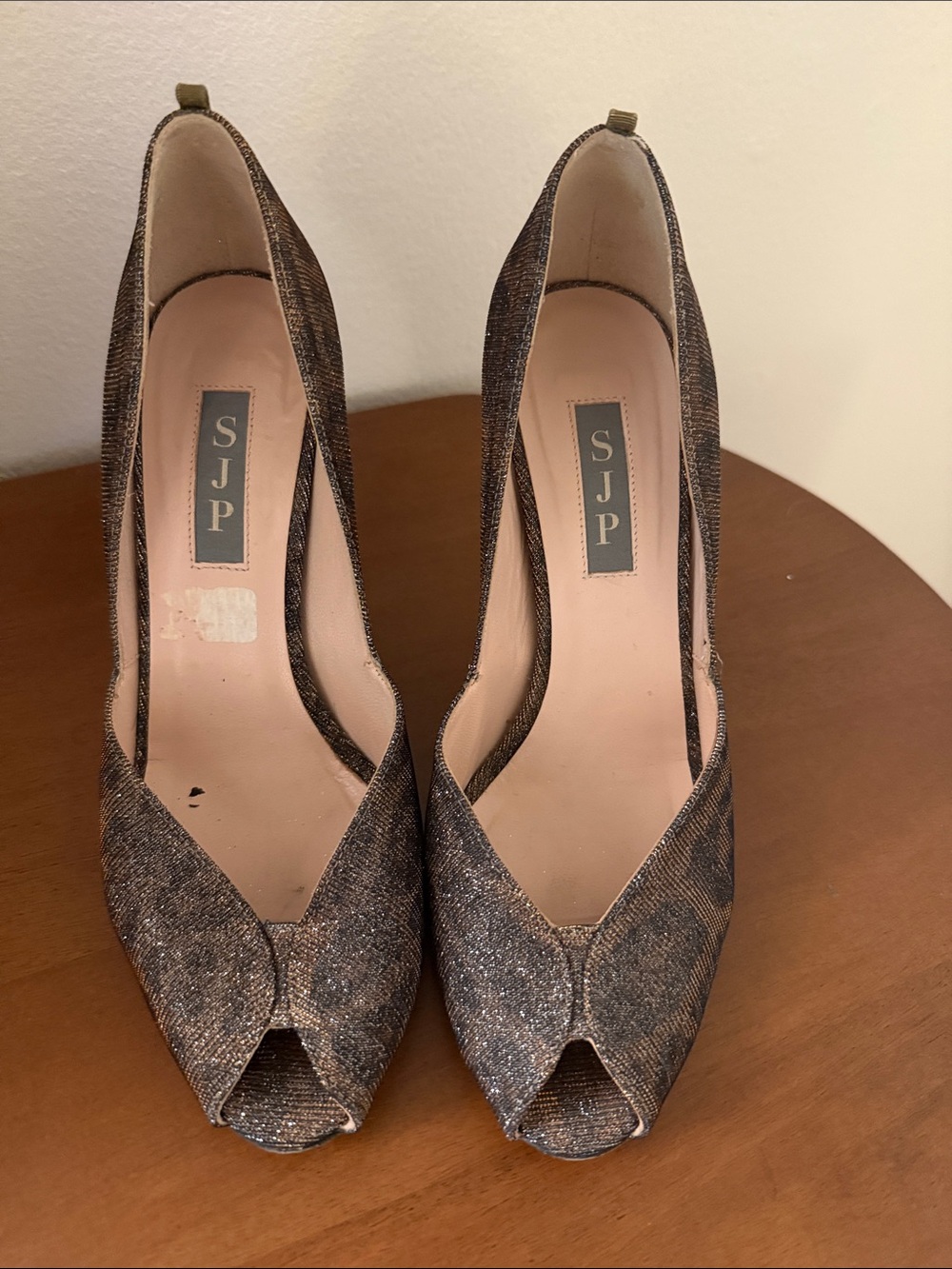 Open-Toe Glitter Pumps in Brown